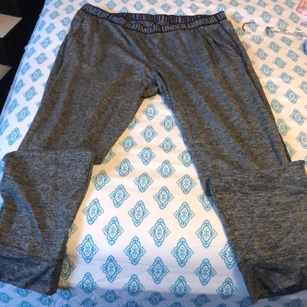 Under Armour heat gear loose fit pants